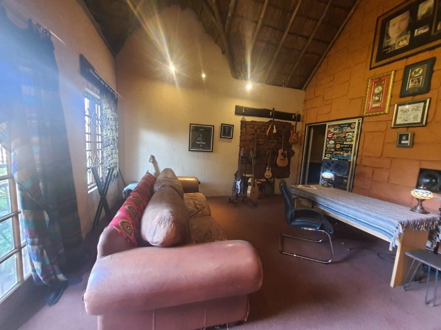 13 Bedroom Property for Sale in Hartbeespoort Rural North West